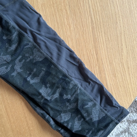 EUC Camo Fabletics POWERHOLD 7/8 leggings - Picture 2 of 4